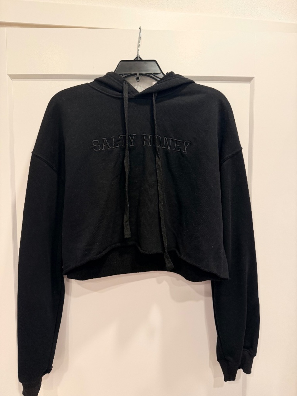 Black salty honey cropped hoodie
